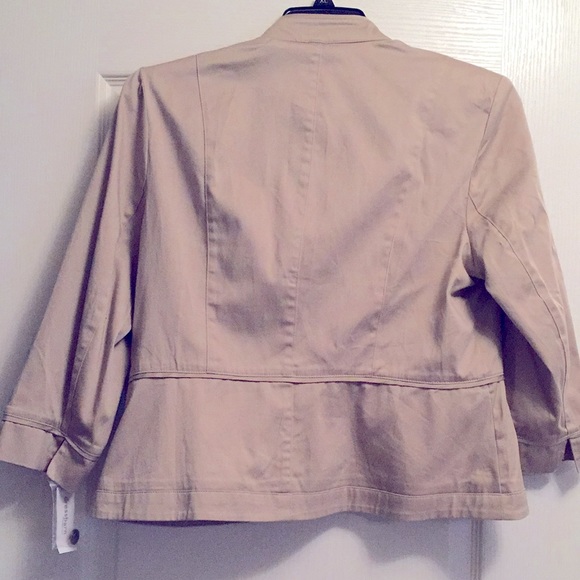 Jacket - Picture 2 of 4